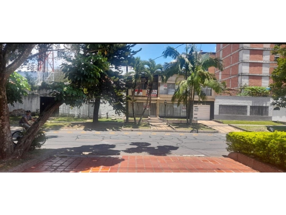 LOTE SUPER BIEN UBICADO EN EL ESTADIO MIXTURA BAJA — foto 2