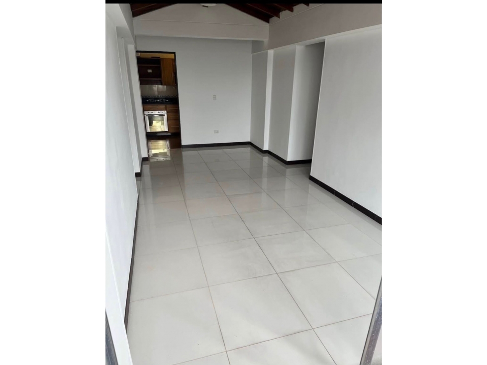 Apartamento en Venta en La Loma de los Bernal - Mall Gran via — foto 3