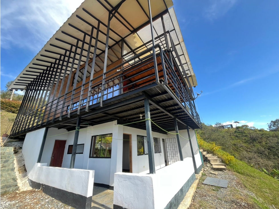 CABAÑA CASA FINCA EN VENTA EN GUATAPÉ - ANTIOQUIA