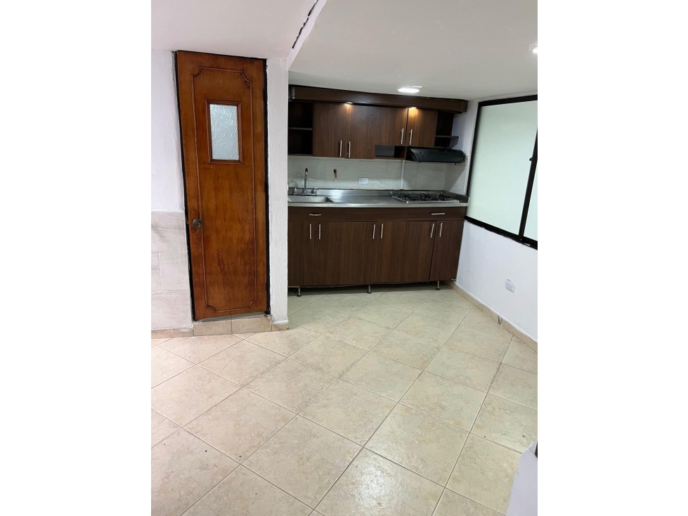 Venta Casa Con 5 Aptos Independientes y Parqueadero, La Estrella - 4