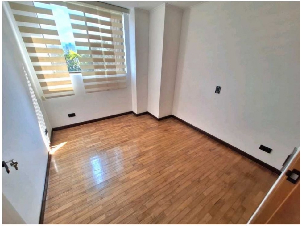 APARTAMENTO EN VENTA EL POBLADO, LA VISITACIÓN — foto 5