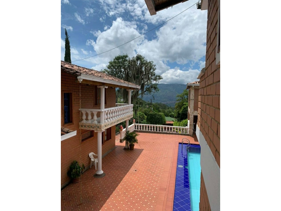 FINCA CON PESEBRERA EN LOTE DE 2.400m2 EN VENTA EN COPACABANA — foto 4
