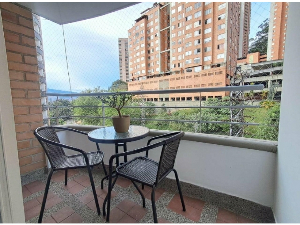 APARTAMENTO DE 78m2 REMODELADO EN VENTA EN LAS PALMAS - MEDELLIN
