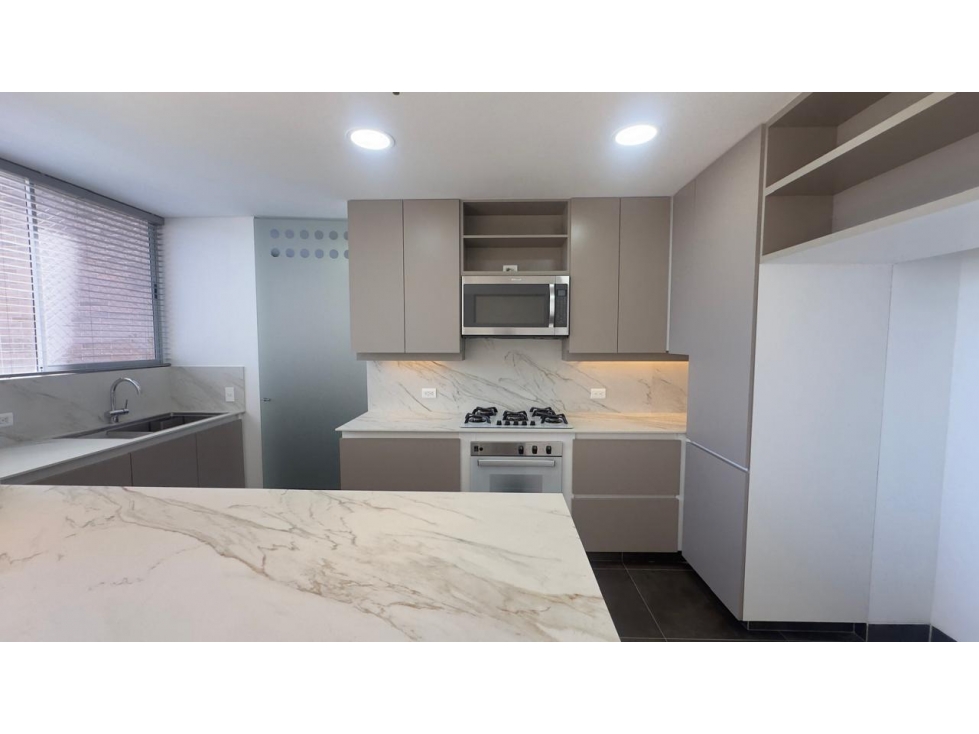 VENTA DE APARTAMENTO EN EL POBLADO SECTOR EL TESORO — foto 5