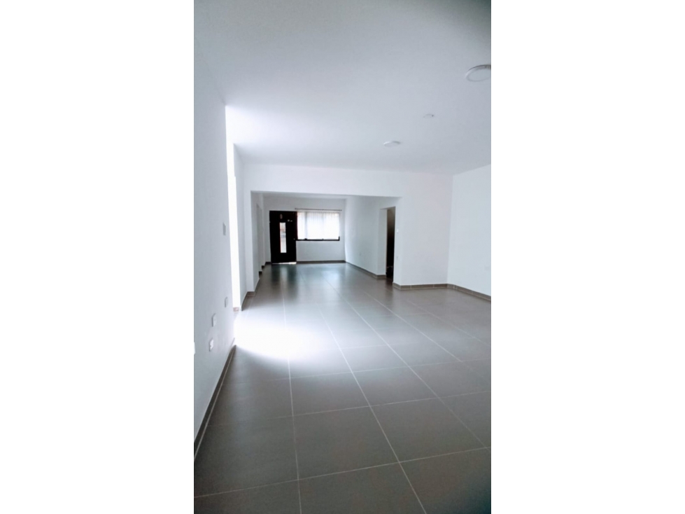 Se Vende Casa primer piso Laureles Nogal — foto 5