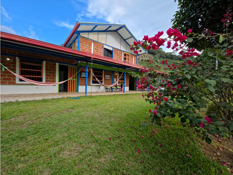 VENTA DE FINCA EN BARBOSA MUY ACOGEDORA INCLUYE MOBILIARIO - 1