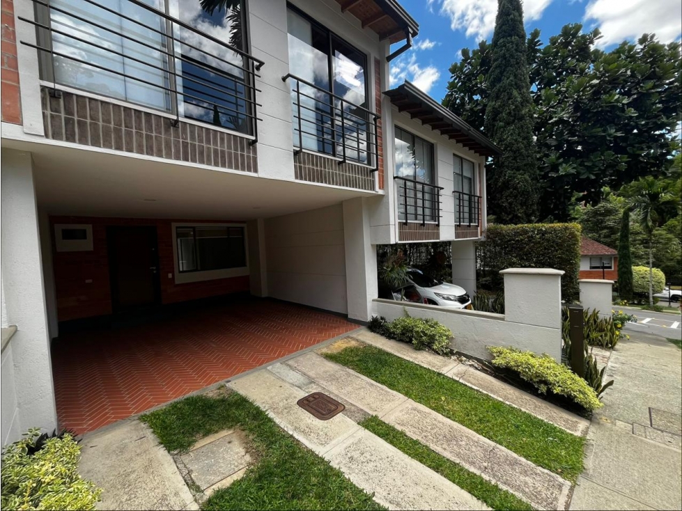 Casa de dos niveles Envigado