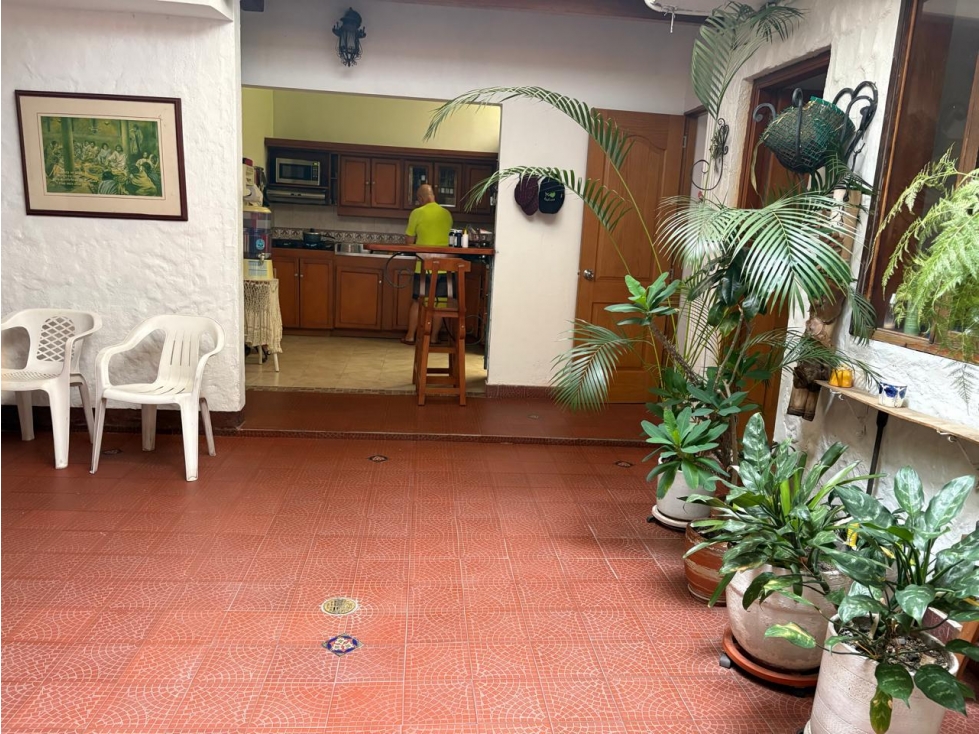 Casa en venta en Simón Bolívar | 300 m² | Precio negociable / T.MyC — foto 4