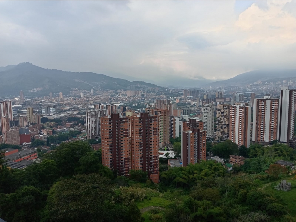 VENTA DE APARTAMENTO DE 160m2 EN SABANETA - LAS LOMITAS — foto 2