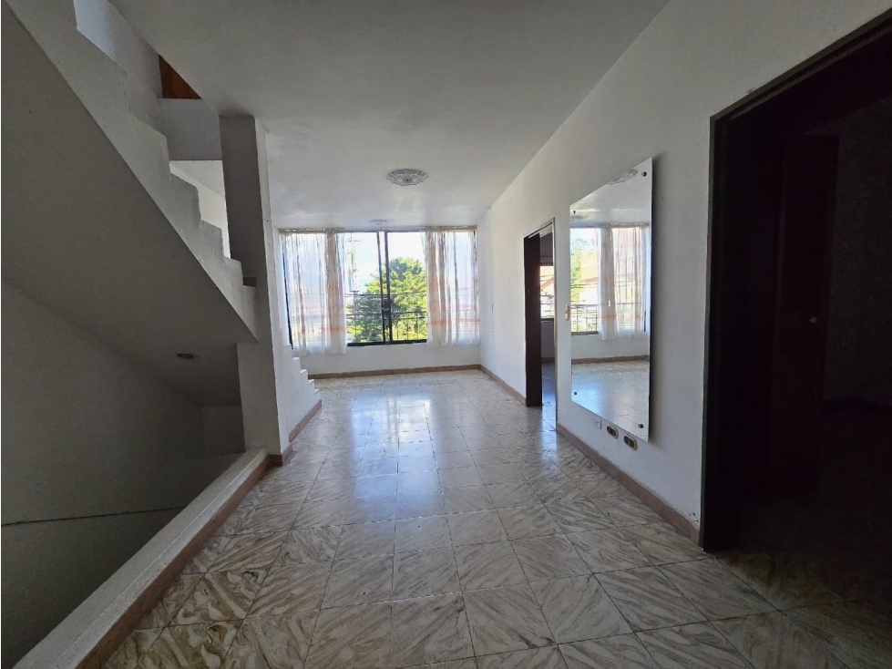 Se Vende Casa Envigado Pisos 2 y 3, Zona Plana. 135 Mts. — foto 4