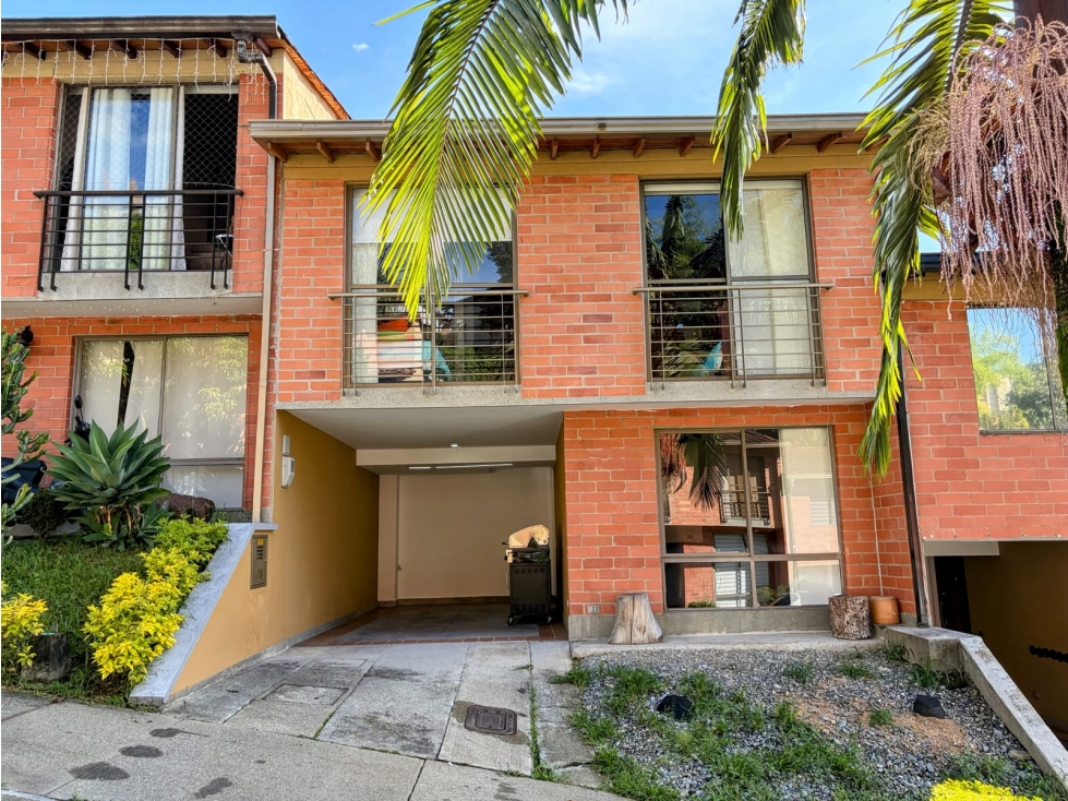 CASA EN VENTA EN UNIDAD CERRADA SECTOR LAS ANTILLAS ENVIGADO
