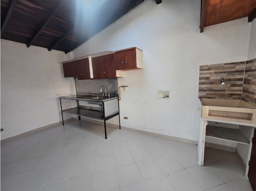 Se Vende Casa Envigado Pisos 2 y 3, Zona Plana. 135 Mts. — foto 3