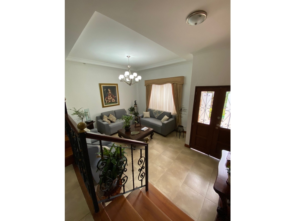 CASA DE 2 NIVELES EN VENTA - SABANETA - ALCAZAR - 1