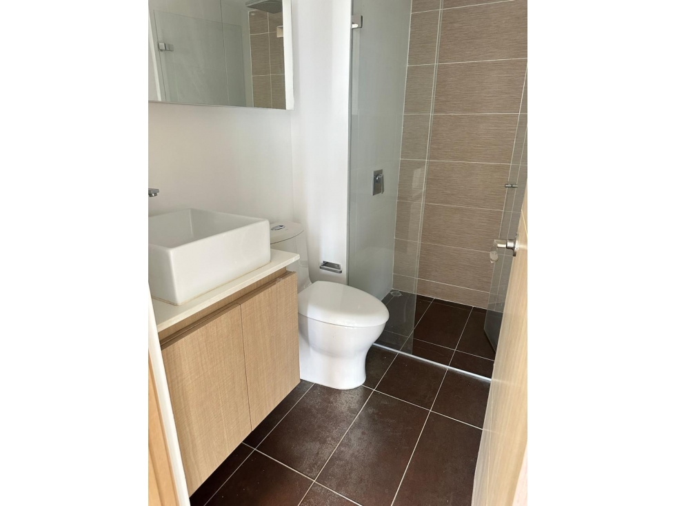 VENTA DE APARTAMENTO EN MEDELLÍN SECTOR LOMA DE LOS BERNAL — foto 4