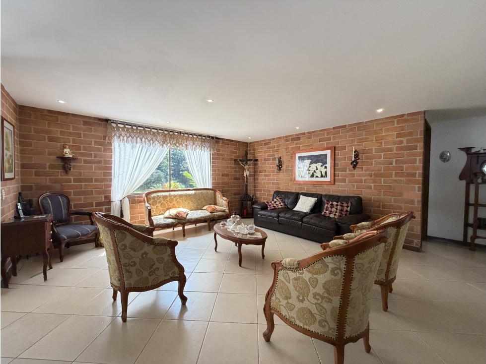 VENTA DE AMPLIA CASA EN SABANETA EN LAS LOMITAS | UNIDAD CERRADA — foto 5