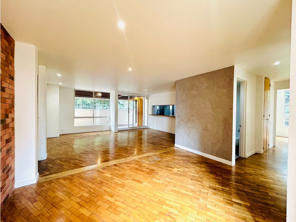 VENTA DE APARTAMENTO CON TERRAZA EN LOMA DEL BALSOS - MEDELLIN — foto 2