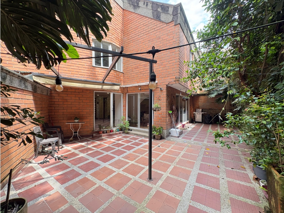 Vendo Casa 3 Niveles en El Poblado Castropol — foto 6