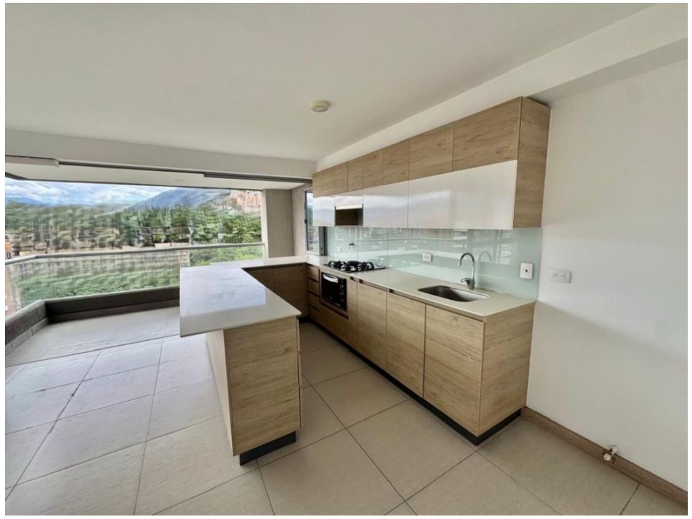 VENTA DE APARTAMENTO EN EL POBLADO SECTOR LOMA DE SAN JULIÁN — foto 5