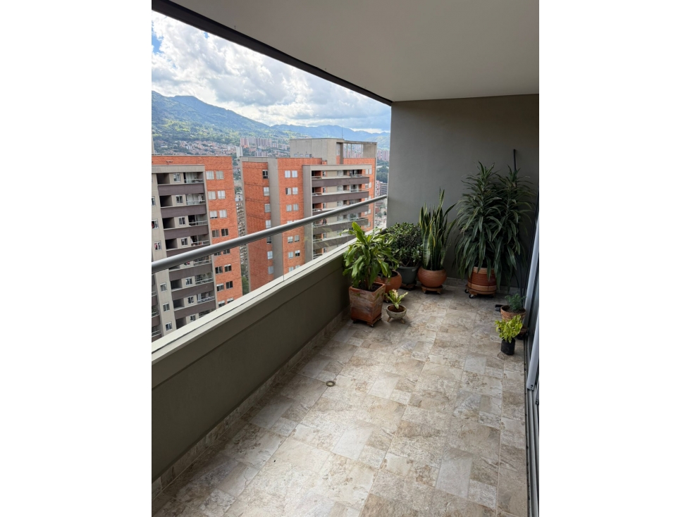 EN VENTA HERMOSO APARTAMENTO EN SABANETA, SAN JOSE PARTE BAJA
