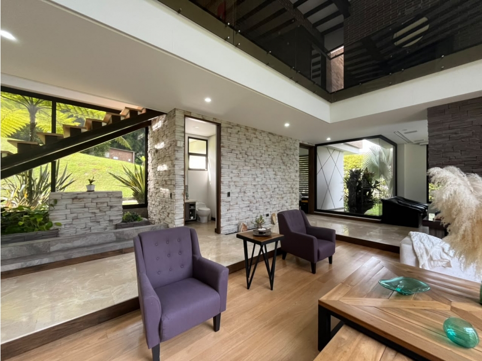 CASA SUPER MODERNA EN EL ESCOBERO - ESPECTACULAR — foto 3