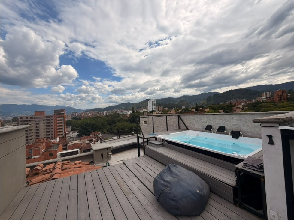 LVC Penthouse Triplex en Venta Laureles