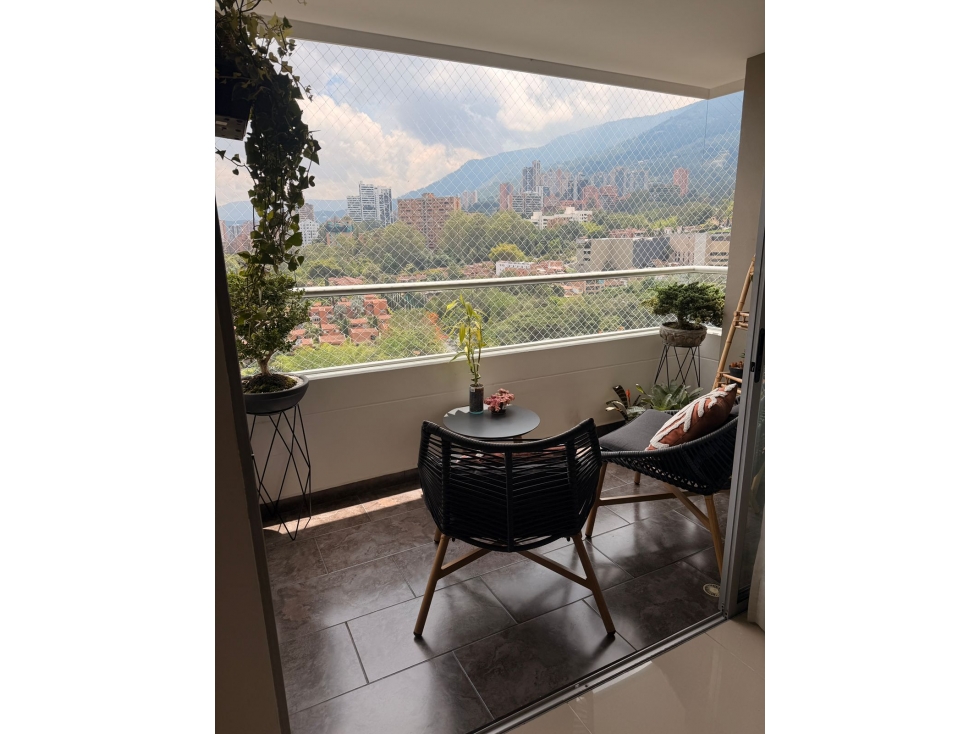 Venta de apartamento en Envigado, 89 mts Esmeraldal
