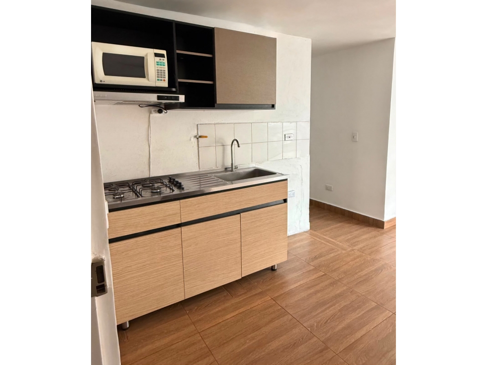 APARTAMENTO EN VENTA EN SABANETA UNIDAD VILLA ROMERA — foto 3