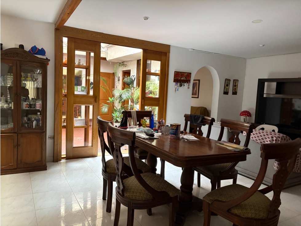 Casa en venta en Simón Bolívar | 300 m² | Precio negociable / T.MyC — foto 2