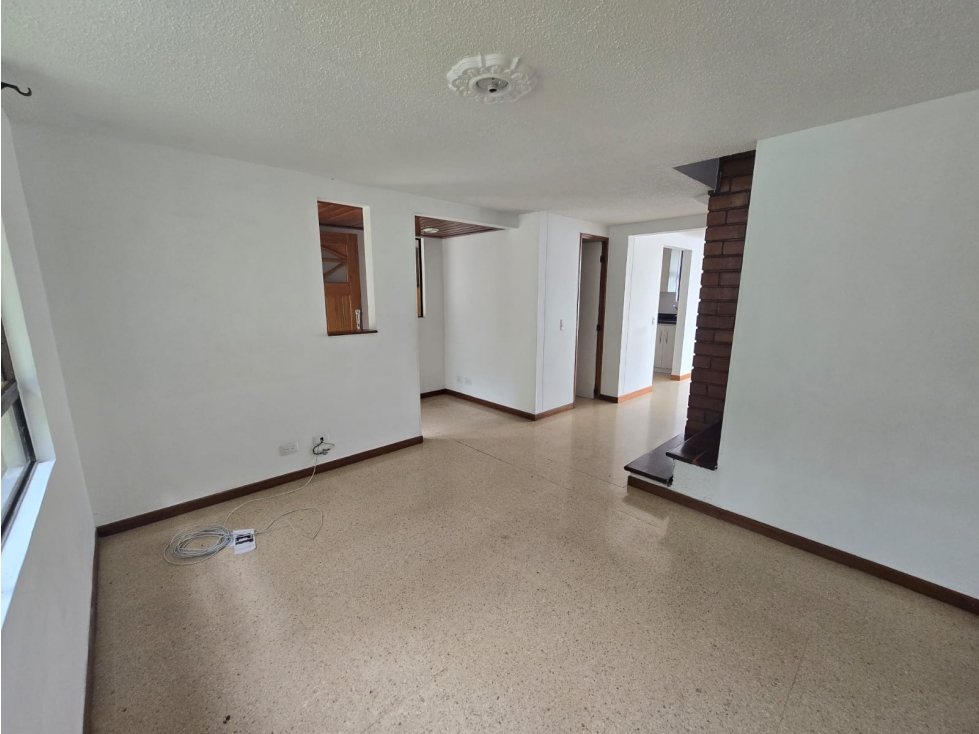 SE VENDE CASA EN EL.BARRIO EL DORADO EN ENVIGADO 135 MTS - 5