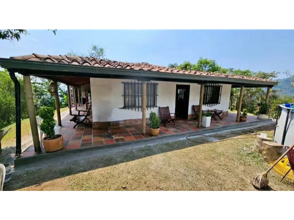 VENTA DE CASA FINCA DE 1.100M2 AMOBLADA EN SAN JERONIMO - LOS ALTICOS