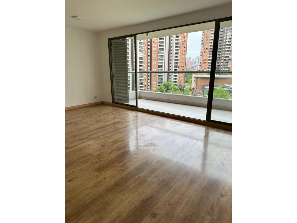 VENTA DE APARTAMENTO EN MEDELLÍN SECTOR LOMA DE LOS BERNAL