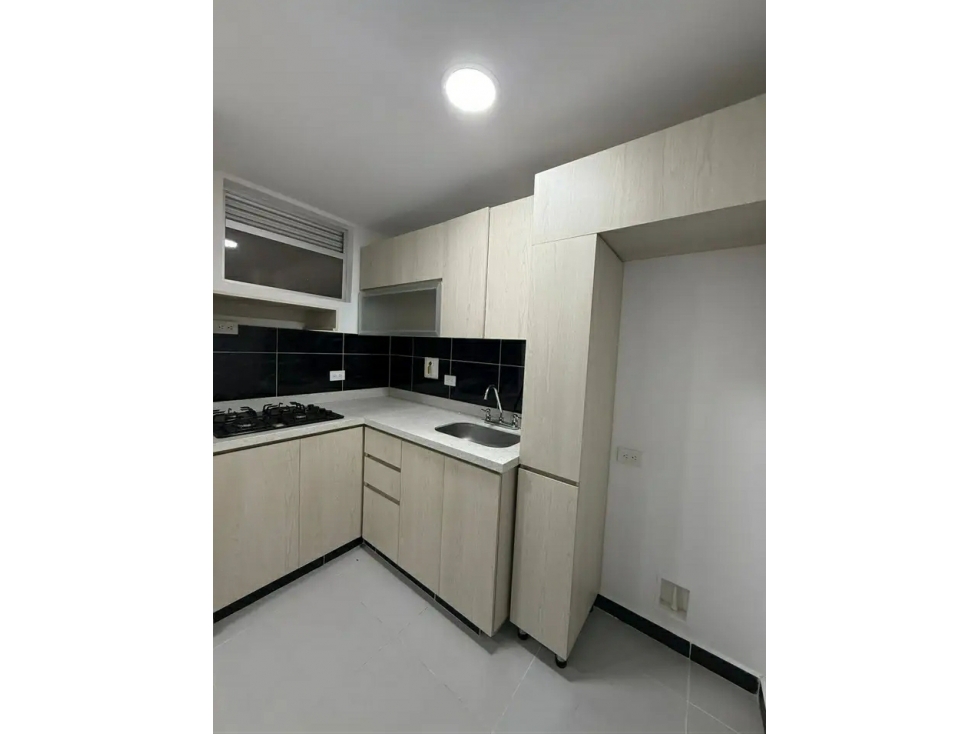 VENTA DE APARTAMENTO DE 77 m2 EN SABANETA - ASDESILLAS — foto 3