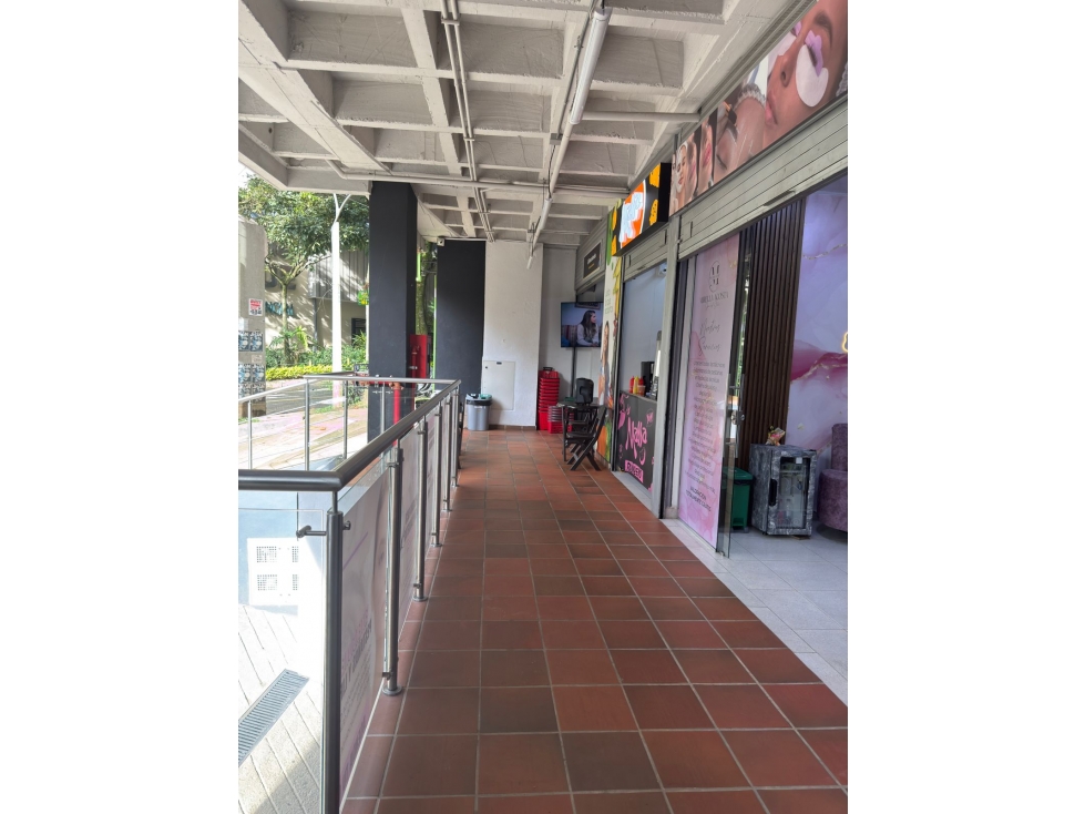 LOCAL COMERCIAL EN VENTA EN SABANETA - ASDESILLAS