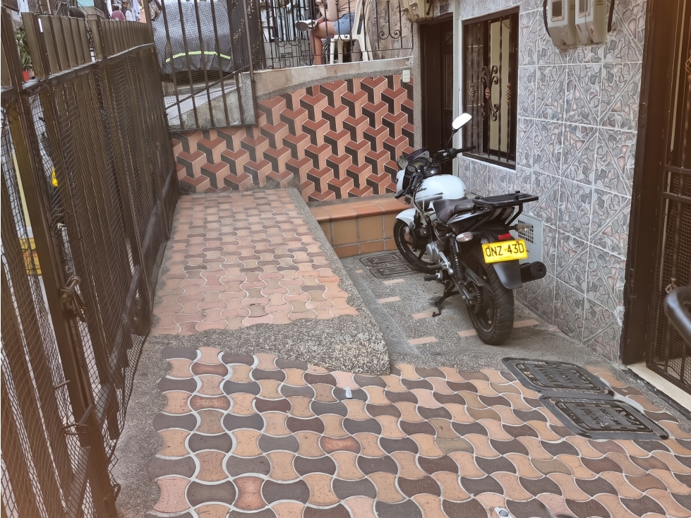 VENDO CASA 1ER PISO CON GARAJE EN CASTILLA PARTE MEDIA | 110 m² — foto 2