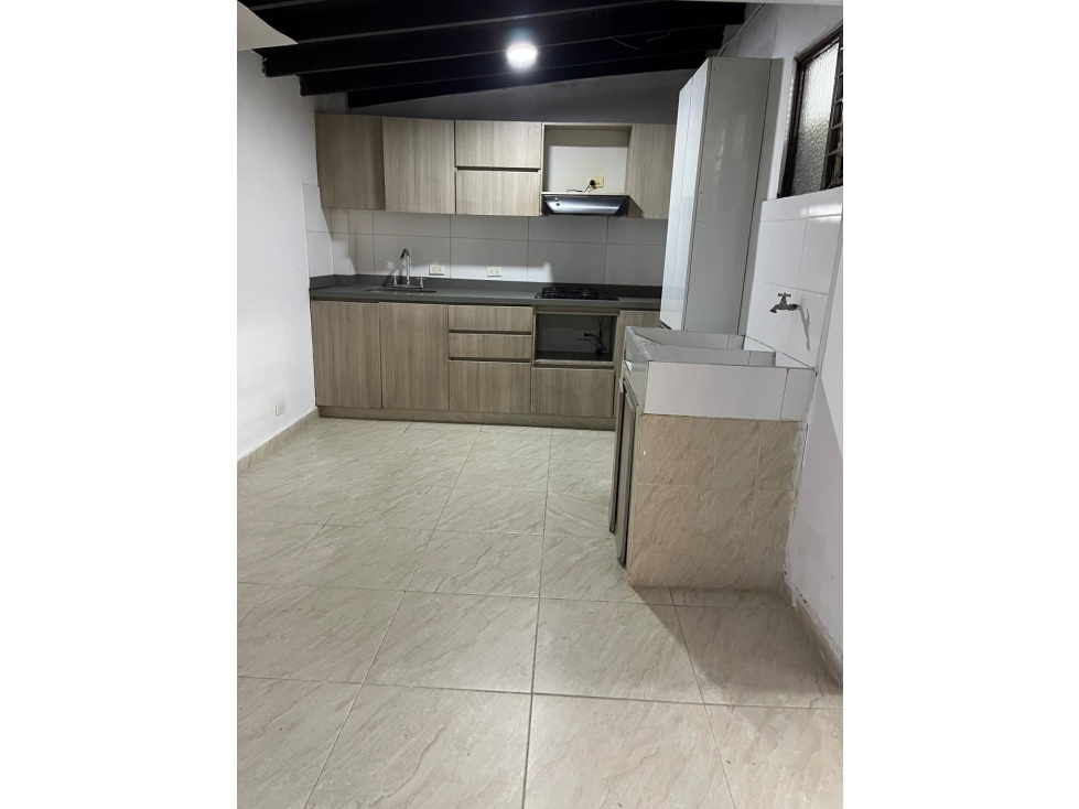 VENDO CASA LOTE 1ER PISO CON AIRE EN CALASANZ - MEDELLÍN | 198.40 m²