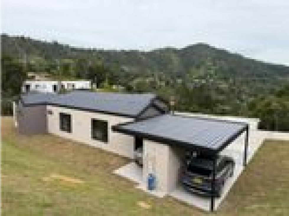 VENDO FINCA CAMPESTRE EN GUARNE (VEREDA LA CLARA) | 2.300 m² DE LOTE - 2