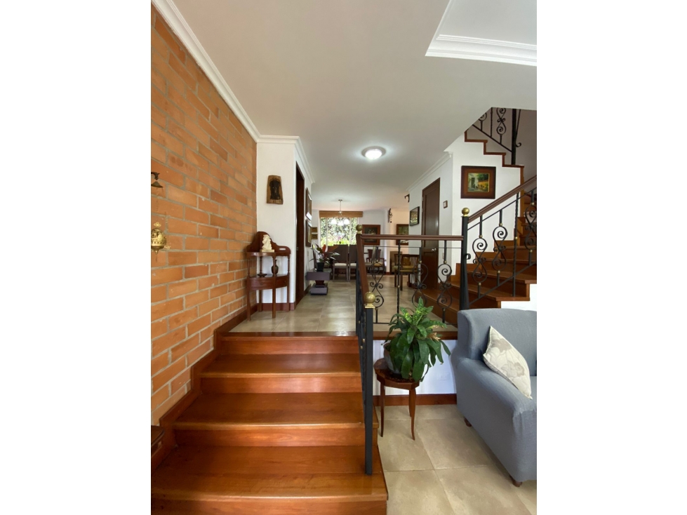 CASA DE 2 NIVELES EN VENTA - SABANETA - ALCAZAR - 2