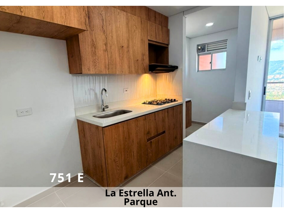 Apartamento en venta La Estrella, Antioquia piso alto con vista única — foto 2