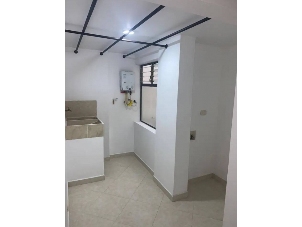 VENTA DE CASA GRANDE EN ITAGÜÍ SECTOR CLÍNICA DE ANTIOQUÍA — foto 2