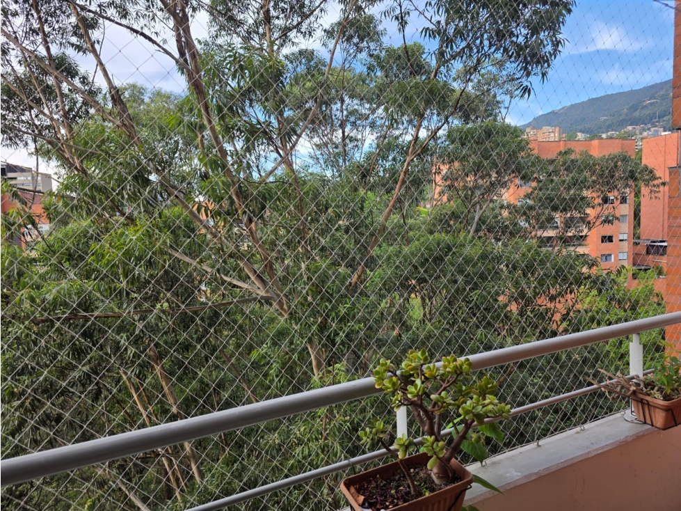 VENTA APARTAMENTO LOMA DEL ESMERALDAL CON RESERVA — foto 4