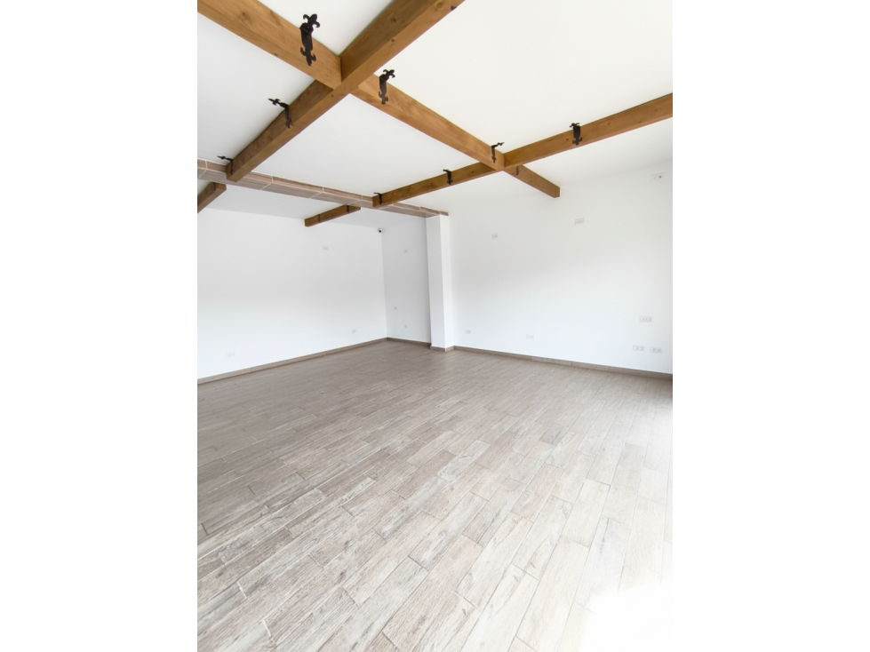 VENTA LOCAL DE 64 M2 EN VIA PRINCIPAL A 100 MTS DEL PARQUE EL RETIRO — foto 4