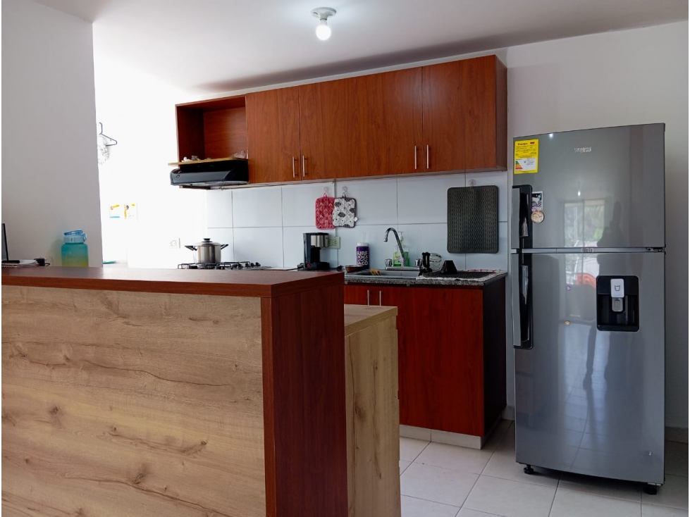 SE VENDE APARTAMENTO EN LOS COLORES — foto 6