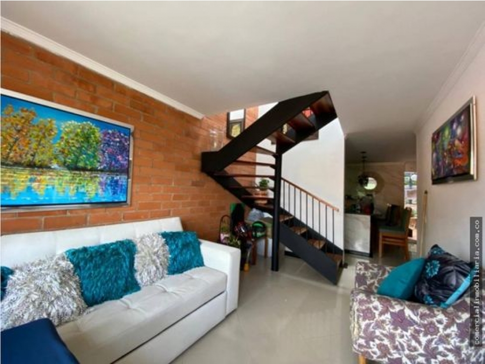 VENTA CASA UNIFAMILIAR EN ENVIGADO SECTOR LOMA DE LAS ANTILLAS