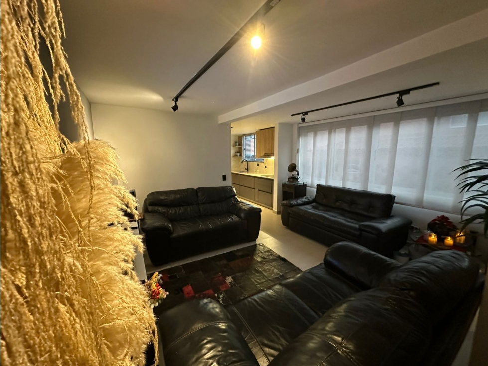 Venta de Casa 200m2 Urbanización Cerrada en Suramérica, Itagüí