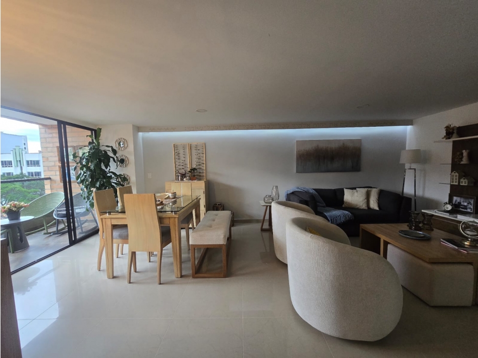 SE VENDE APARTAMENTO LAURELES.EL NOGAL EN MEDELLIN 104MTS