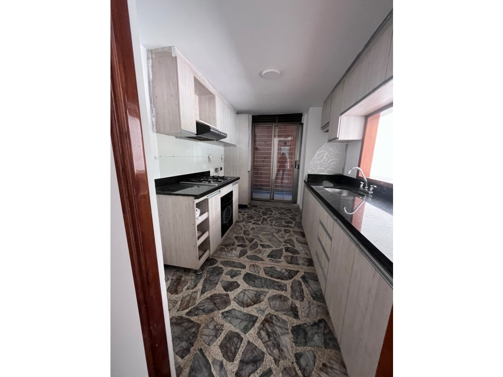 Se vende apartamento en El Poblado sector La Visitación — foto 2