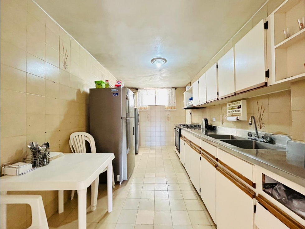 VENTA DE APARTAMENTO PARA REFORMAR CERCA AL ESTADIO MEDELLÍN — foto 4