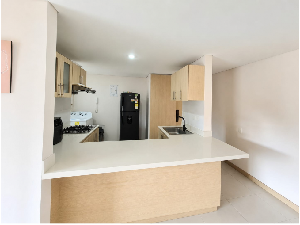 VENDO HERMOSO APARTAMENTO EN SABANETA, SECTOR SAN JOSE — foto 3