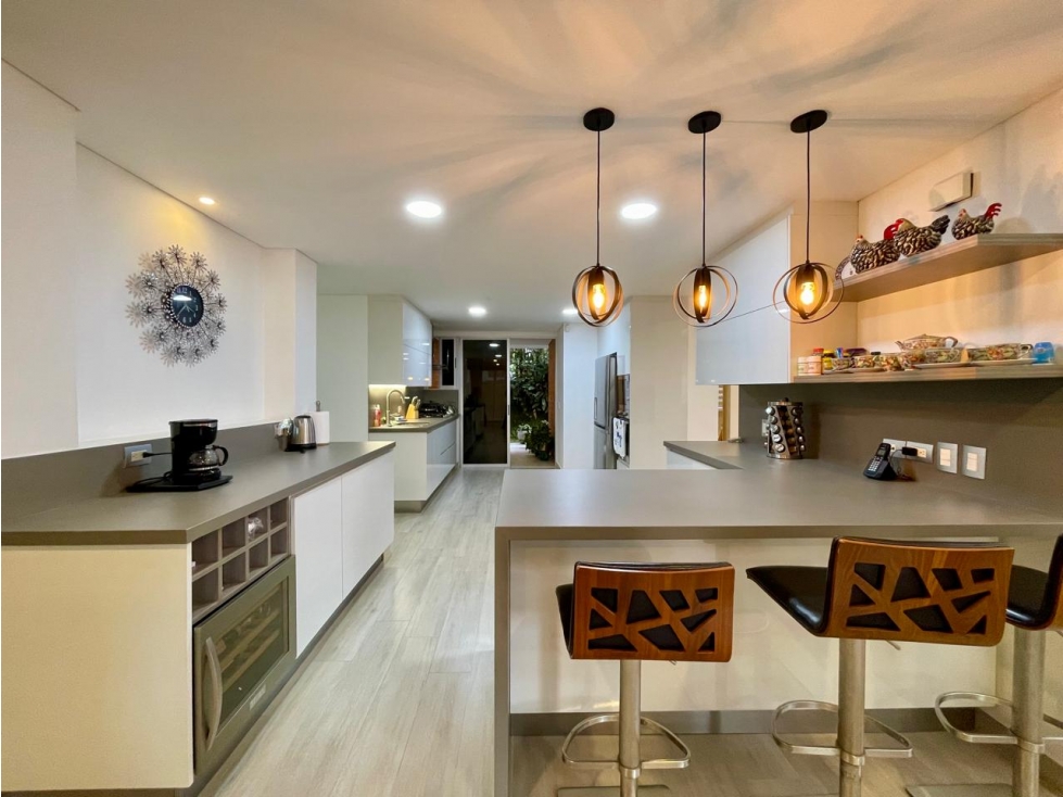 CASA EN VENTA EN SABANETA COLINAS DE SAN REMO — foto 3