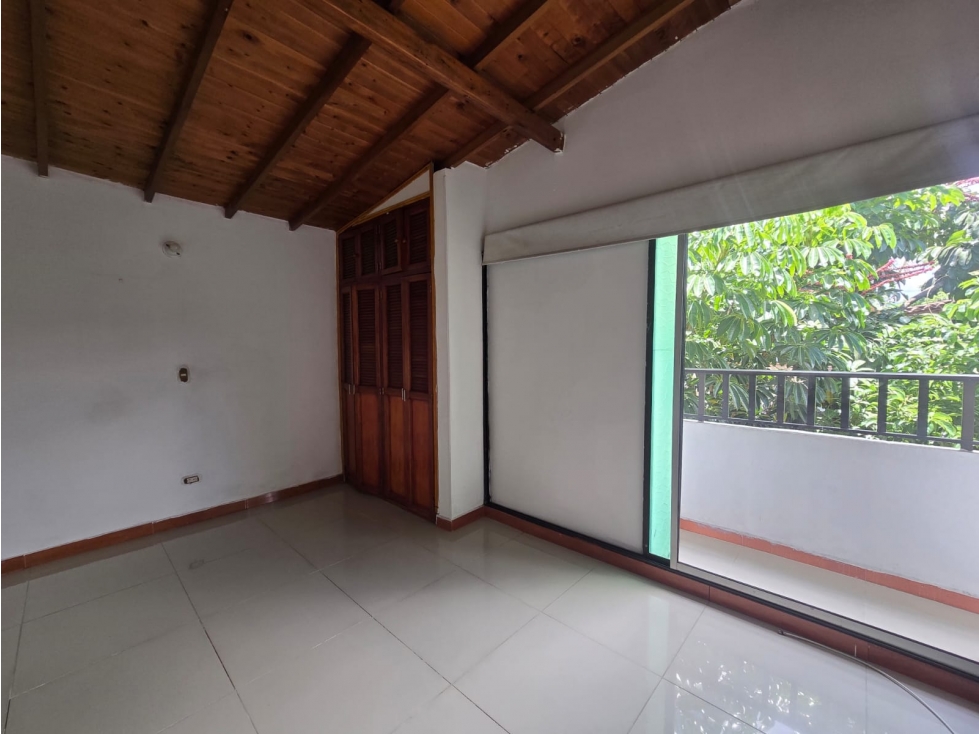 SE VENDE CASA EN EL BARRIO OBRERO ENVIGADO 106 MTS